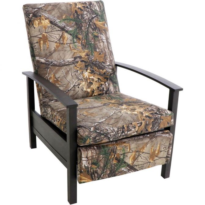 Cedar Ranch Recliner with RealTree Camo Cushions